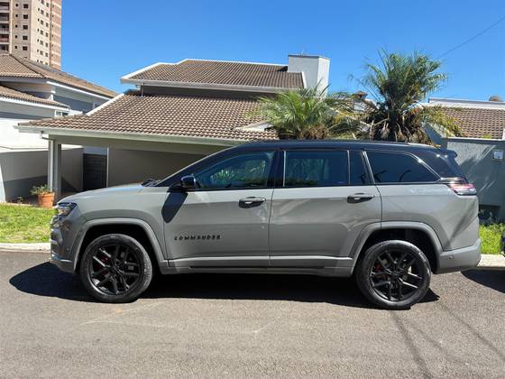 JEEP COMMANDER 2.0 HURRICANE 4 TURBO GASOLINA BLACKHAWK AT9